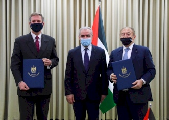 القنصلية البريطانية ووزارة الاقتصاد توقعان اتفاقية لدعم تطوير التجارة وتعزيز دور القطاع الخاص